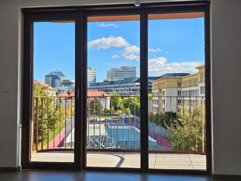 Kilátás egy egyszobás lakásból a Pozsonyi Košická utcán - Ružinov.