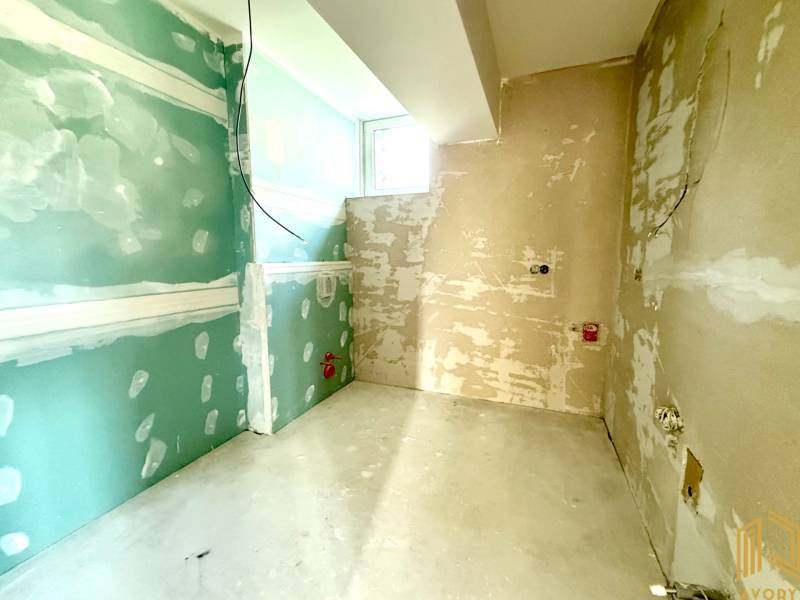 Samozrejme, prosím, poskytnite text, ktorý chcete preložiť do maďarčiny.