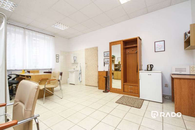 Samozrejme, prosím, poskytnite text, ktorý chcete preložiť do maďarčiny.