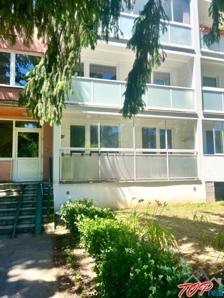 Kapitána Nálepku lakóház, Kassa - Óváros városrész, erkélyekkel és kerttel.