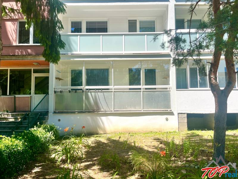 A Kapitána Nálepku lakóház külső része, Kassa - Óváros városrész, erkéllyel.