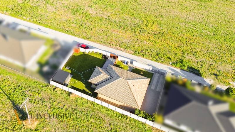 Családi ház Gabčíkovo-ban rendezett kerttel, parkolóhellyel és terasszal.