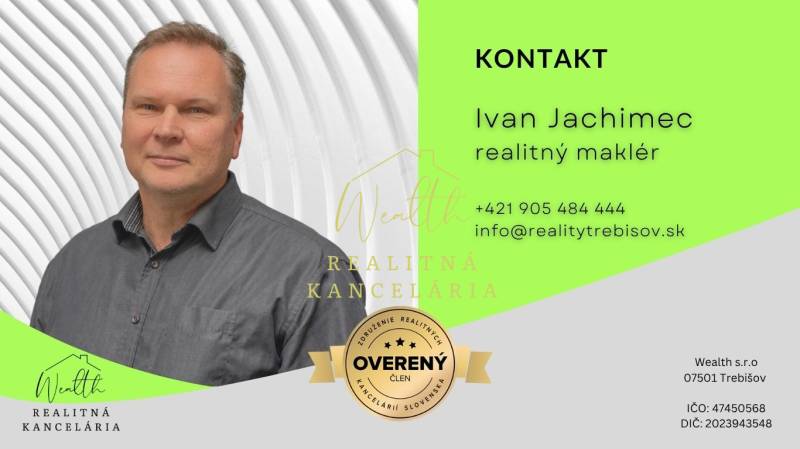 Ingatlanügynök névjegykártyája elérhetőségekkel és hitelesített tag tanúsítvánnyal.