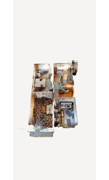 3 szobás lakás fa dekorációjú padlóval, kellemes stílusú szobaberendezéssel.