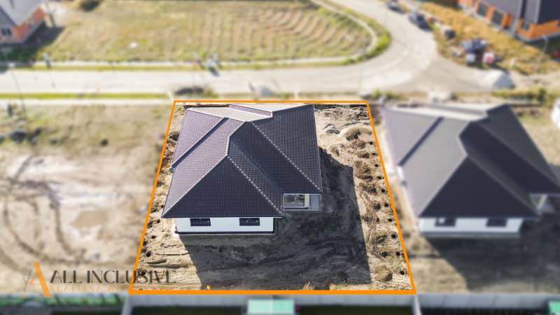 Családi ház a Florida Villa Park utcában Dunaszerdahelyen tereprendezéssel.