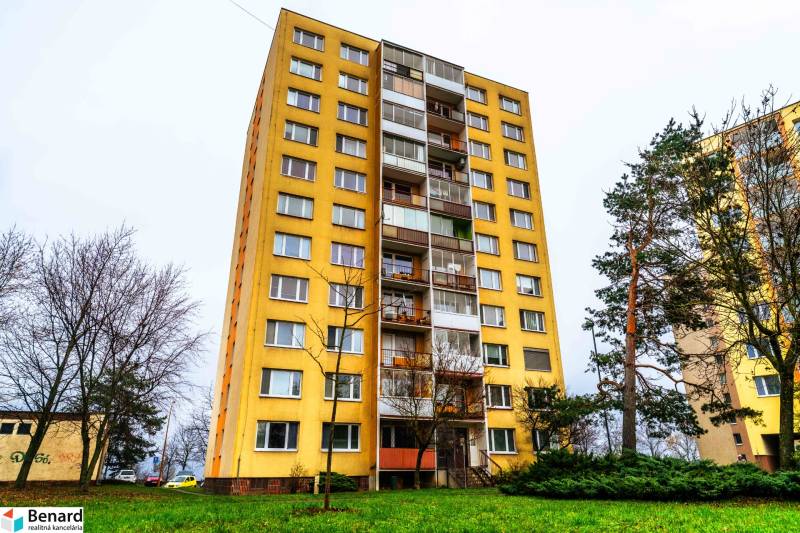 Tömbház az Ungvári utcában Kassán, a Déli városrészben, 2 szobás lakásokkal.