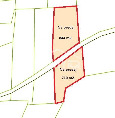 A Horná Súča területén eladó két földterület térképe a Mezőgazdasági és erdészeti területek kategóriában.