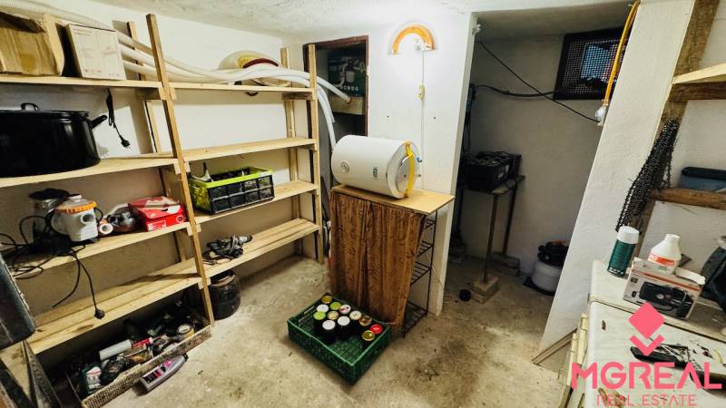 Samozrejme, prosím, poskytnite text, ktorý chcete preložiť do maďarčiny.