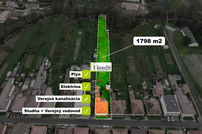 Családi ház madártávlatból Machulince-ben nagy telekkel, gáz és villany.