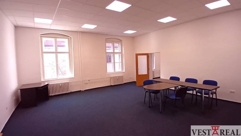 Samozrejme, prosím, poskytnite text, ktorý chcete preložiť do maďarčiny.