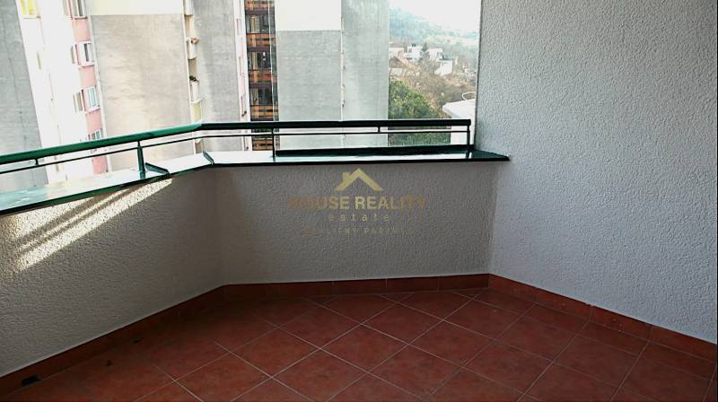 Erkély csempével egy négy szobás lakásban a Martinengova utcában, Pozsony - Óváros.