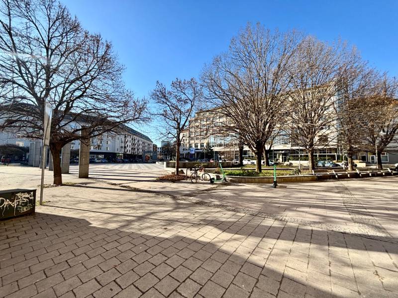 Városi táj a pozsonyi Dulovo térről - Nivy, amely a környéket és a zöldterületeket ábrázolja.