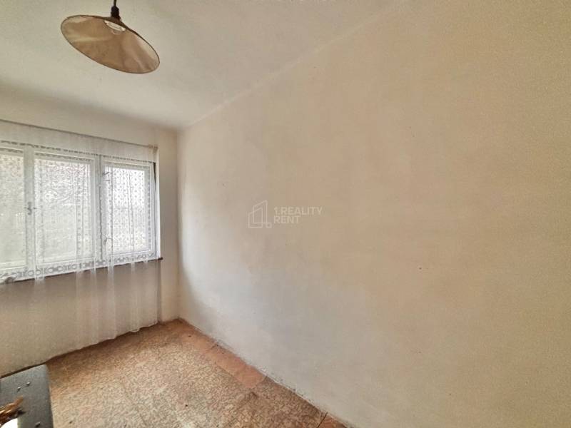 Samozrejme, prosím zadajte text, ktorý chcete preložiť do maďarčiny.