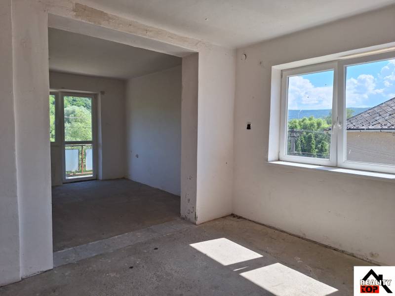 Sajnálom, ale potreboval by som vedieť, čo konkrétne chcete preložiť do maďarčiny. Mohli by ste mi poskytnúť text na preklad?