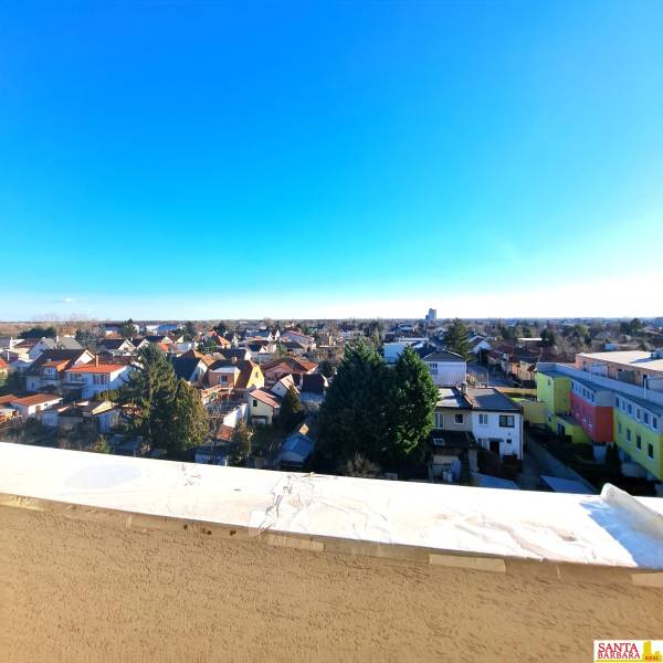 Kilátás a városra a lakókomplexum teraszáról, Pozsony - Medzi jarkami negyed, Hornadska.