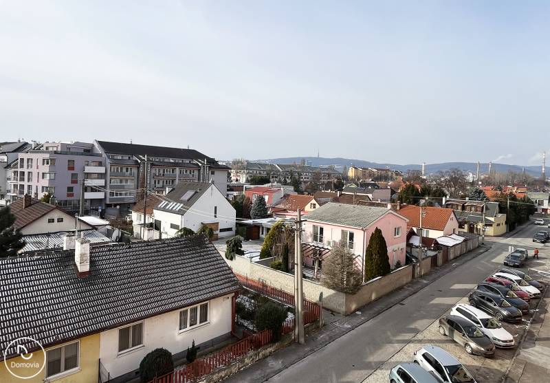 Kilátás a Kašmírska utcai beépítésre Pozsony-Ružinovban.