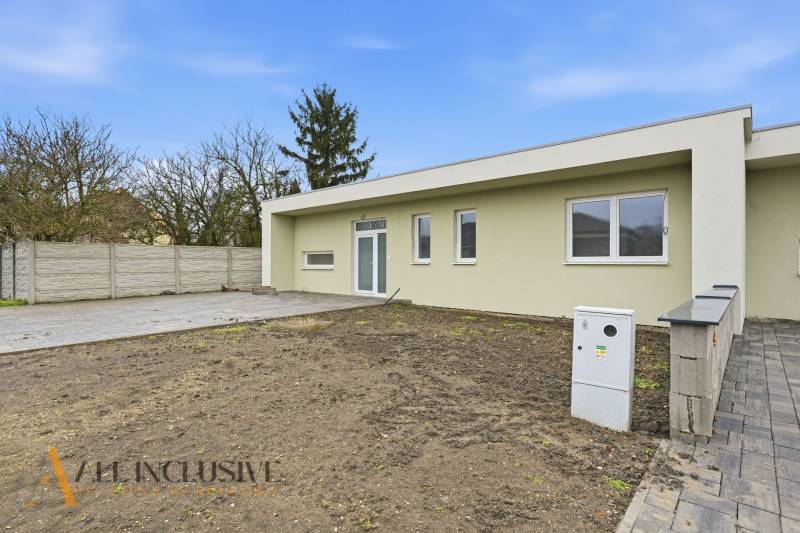 Családi ház Nagypakán, Csukárska Paka-n tágas telekkel és terasszal.