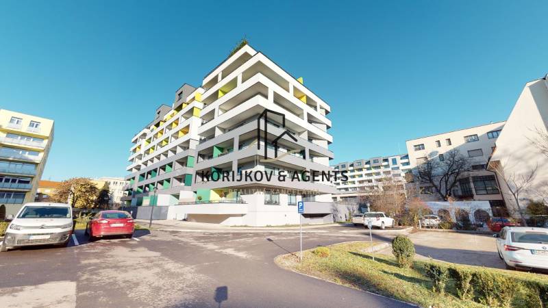 Új építés parkolási lehetőséggel a Strojárenská utcában, Kassa, Óváros városrész.