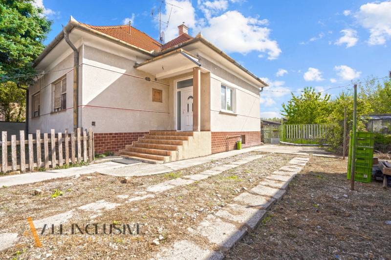 3 - 2025-10-09T125634.215.jpg