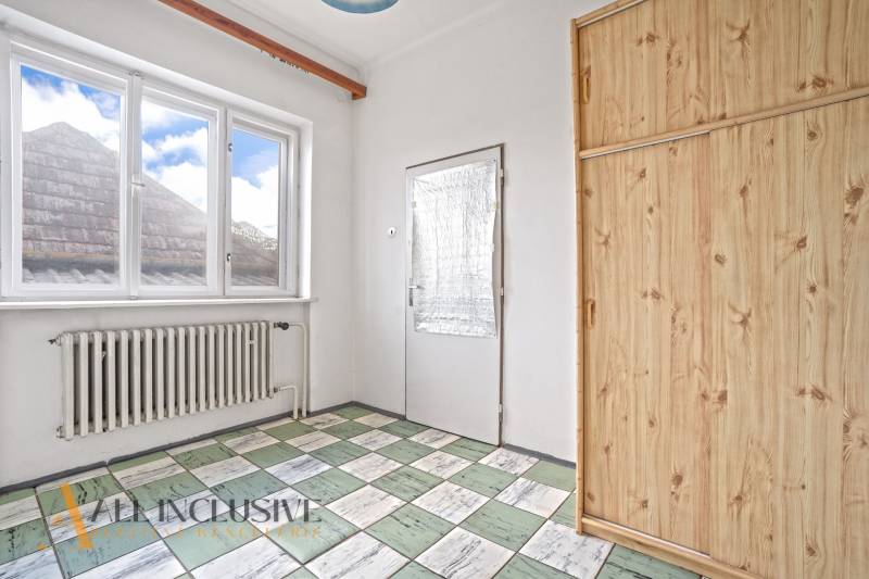 10 - 2025-10-09T125623.937.jpg