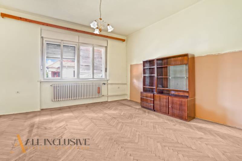 14 - 2025-10-09T125618.840.jpg