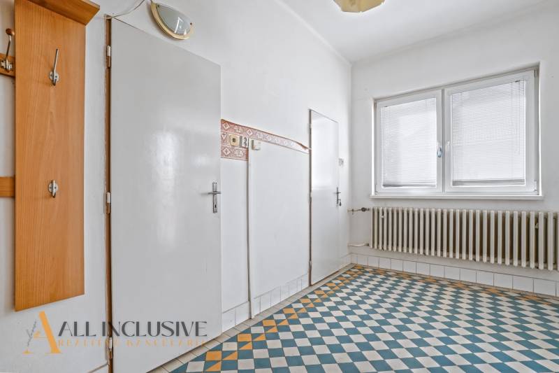 8 - 2025-10-09T125626.121.jpg