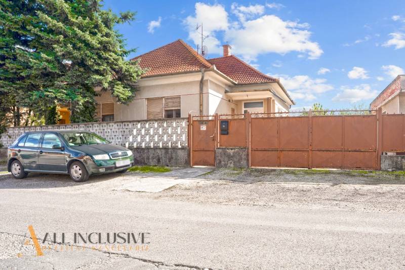 1 - 2025-10-09T125636.436.jpg