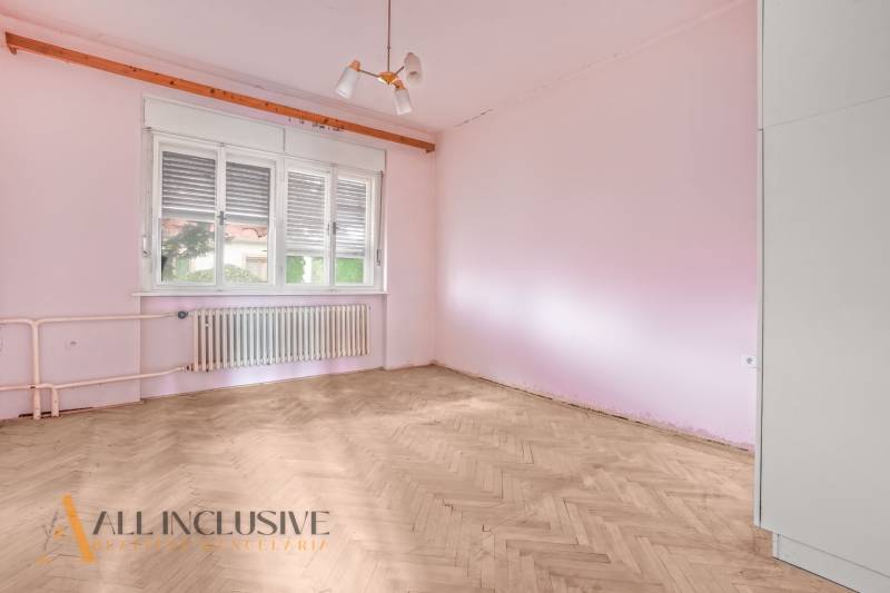 16 - 2025-10-09T125616.784.jpg