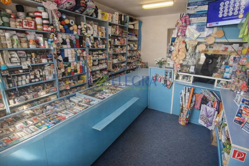 Kreatív alkotás és kézművesség kellékeinek széles választékával rendelkező rövidáru üzlet.