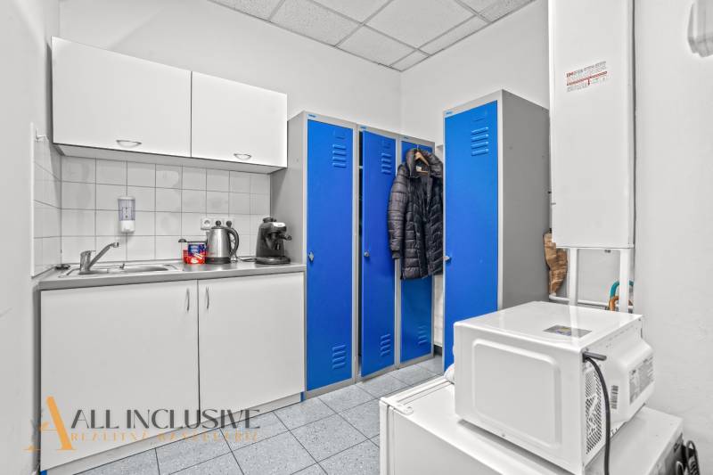 7 - 2025-12-04T093850.917.jpg