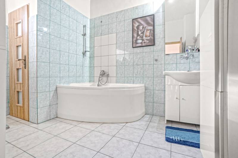 11 - 2025-09-23T131627.012.jpg