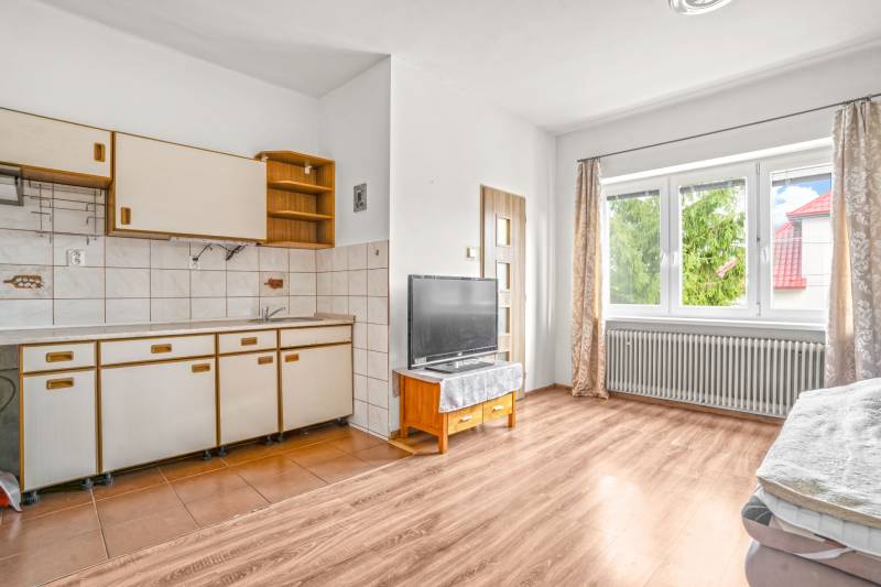 4 - 2025-09-23T131705.971.jpg