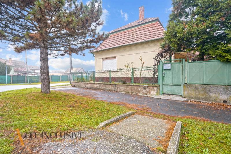 4 - 2025-12-01T161501.516.jpg