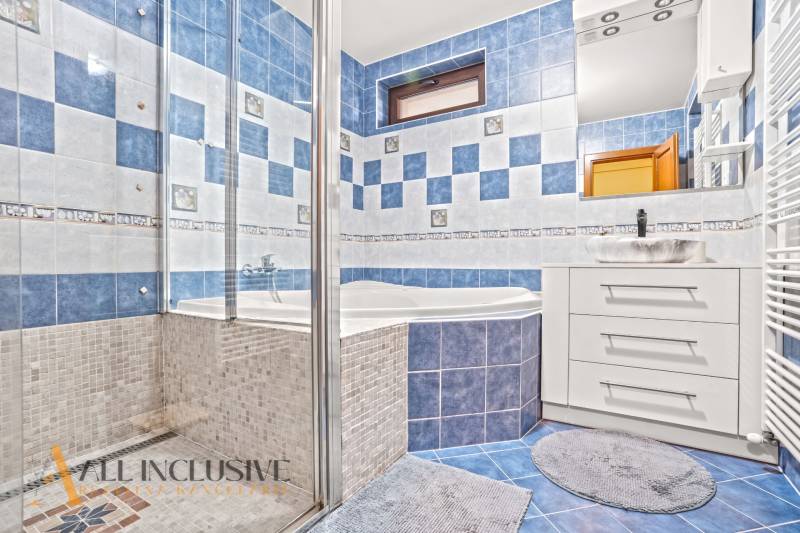 9 - 2025-12-08T102818.338.jpg