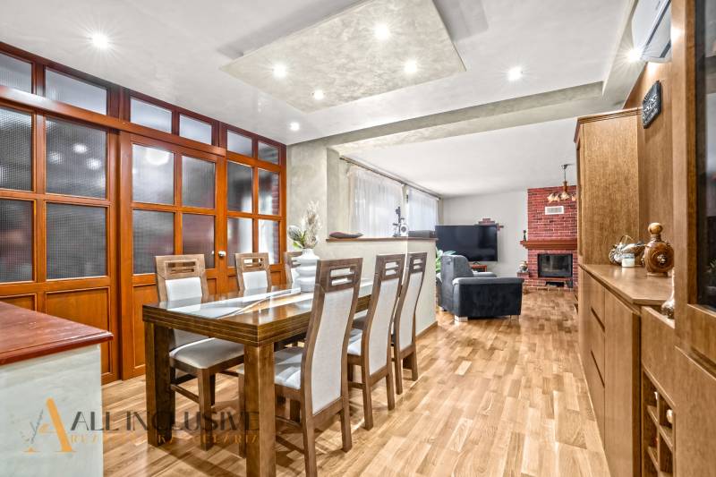 4 - 2025-12-08T102824.980.jpg