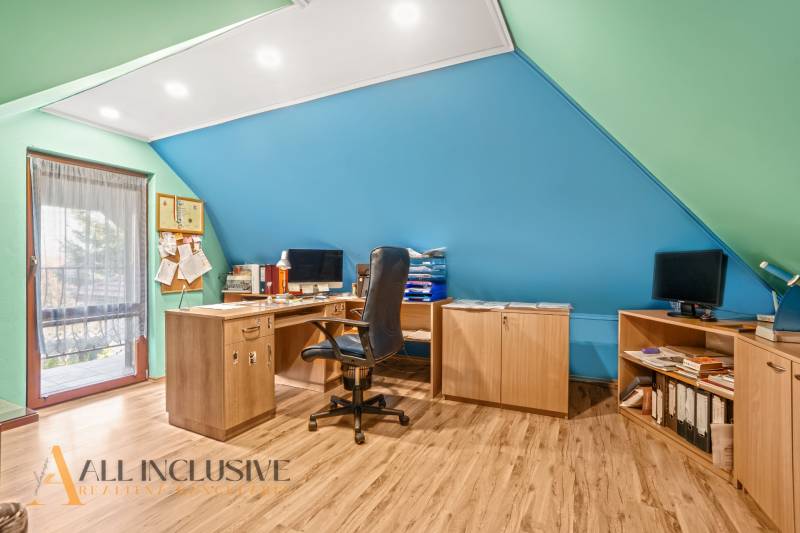 18 - 2025-12-08T102805.225.jpg