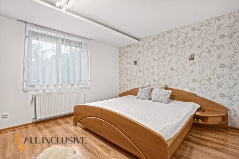 11 - 2025-12-08T102815.518.jpg