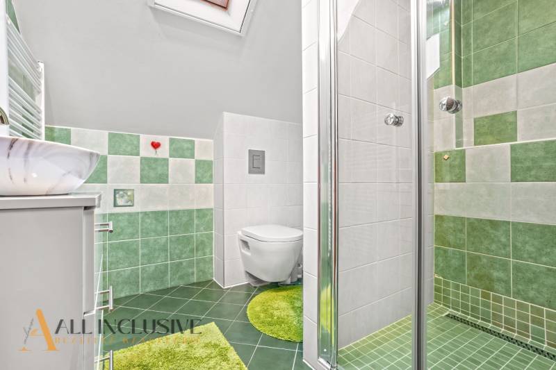 16 - 2025-12-08T102807.963.jpg