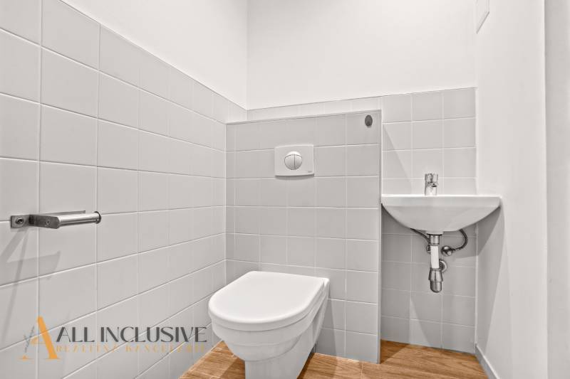 8 - 2025-12-08T102818.594.jpg