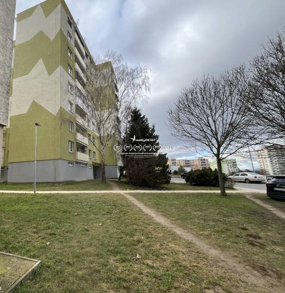 Lakóház Galántán közeli zöldterülettel, ideális 4 szobás lakás számára.