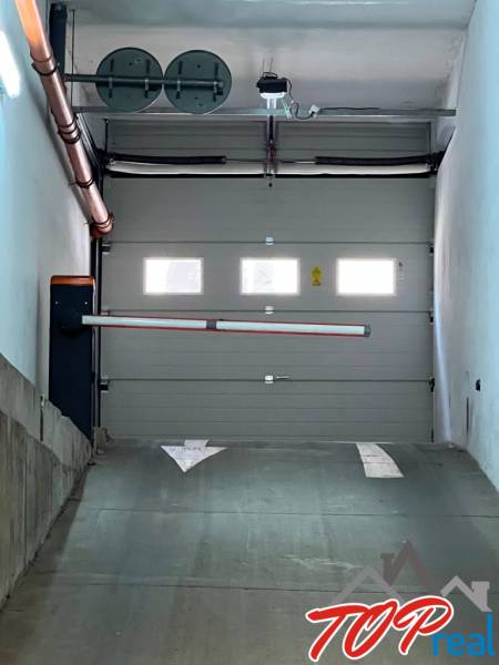 Garázsok kapuval és rámpával, Kassa - Óváros városrész, Mäsiarska.