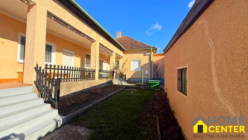 Családi ház Ižán udvarokkal, kerttel és terasszal.