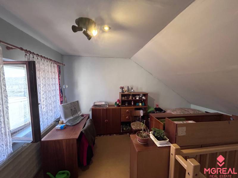 Samozrejme, pošlite mi text, ktorý chcete preložiť do maďarčiny.