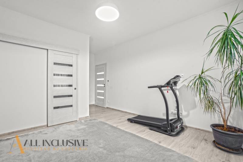 10 - 2025-11-06T132217.283.jpg