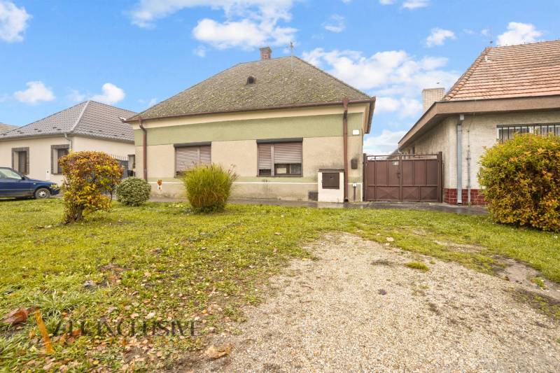 1 - 2025-11-21T095020.900.jpg