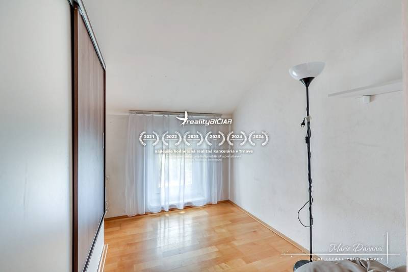 Sajnálom, ale potrebujem vedieť, čo presne chcete preložiť do maďarčiny. Mohli by ste mi poskytnúť text, ktorý chcete preložiť?