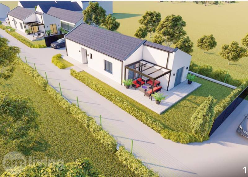 Családi ház Borcsicén terasszal, kerttel és felhajtóval.