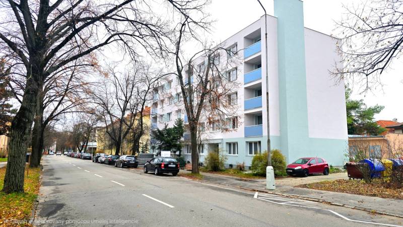 Pod Párovcami utca, Pöstyén: Autósor a fehér épületnél, nem messze a kétszobás lakástól.