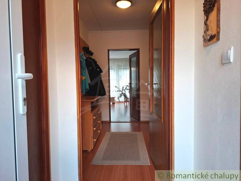 Sajnálom, ale text, ktorý ste poskytli, nie je zrozumiteľný. Mohli by ste prosím poskytnúť jasný text na preklad?