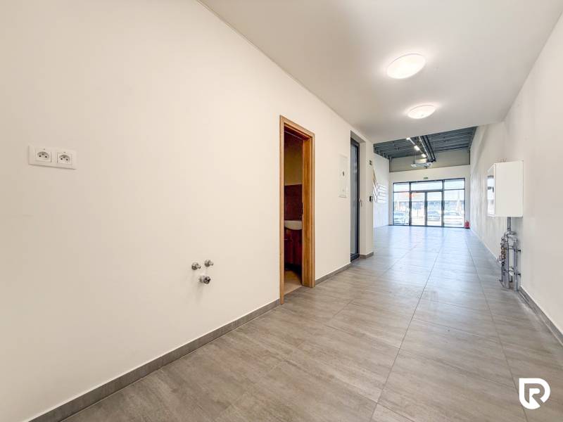 Samozrejme, prosím, poskytnite text, ktorý chcete preložiť do maďarčiny.